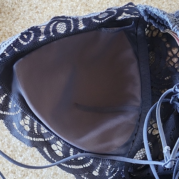 VS PINK Strappy Lace Bralette Size M - Picture 5 of 9